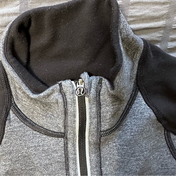Lululemon Reversible half zip longsleeve - Picture 3 of 7